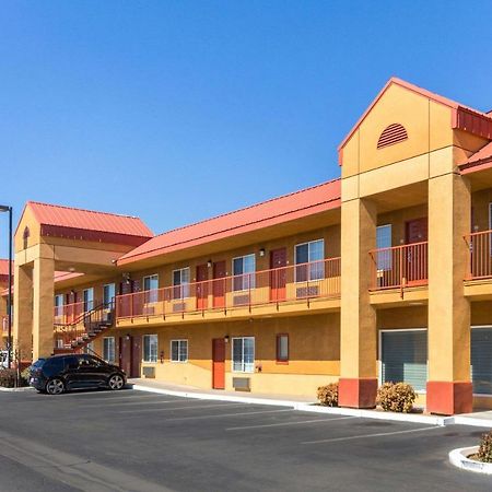 Quality Inn Fresno Near University Exteriör bild