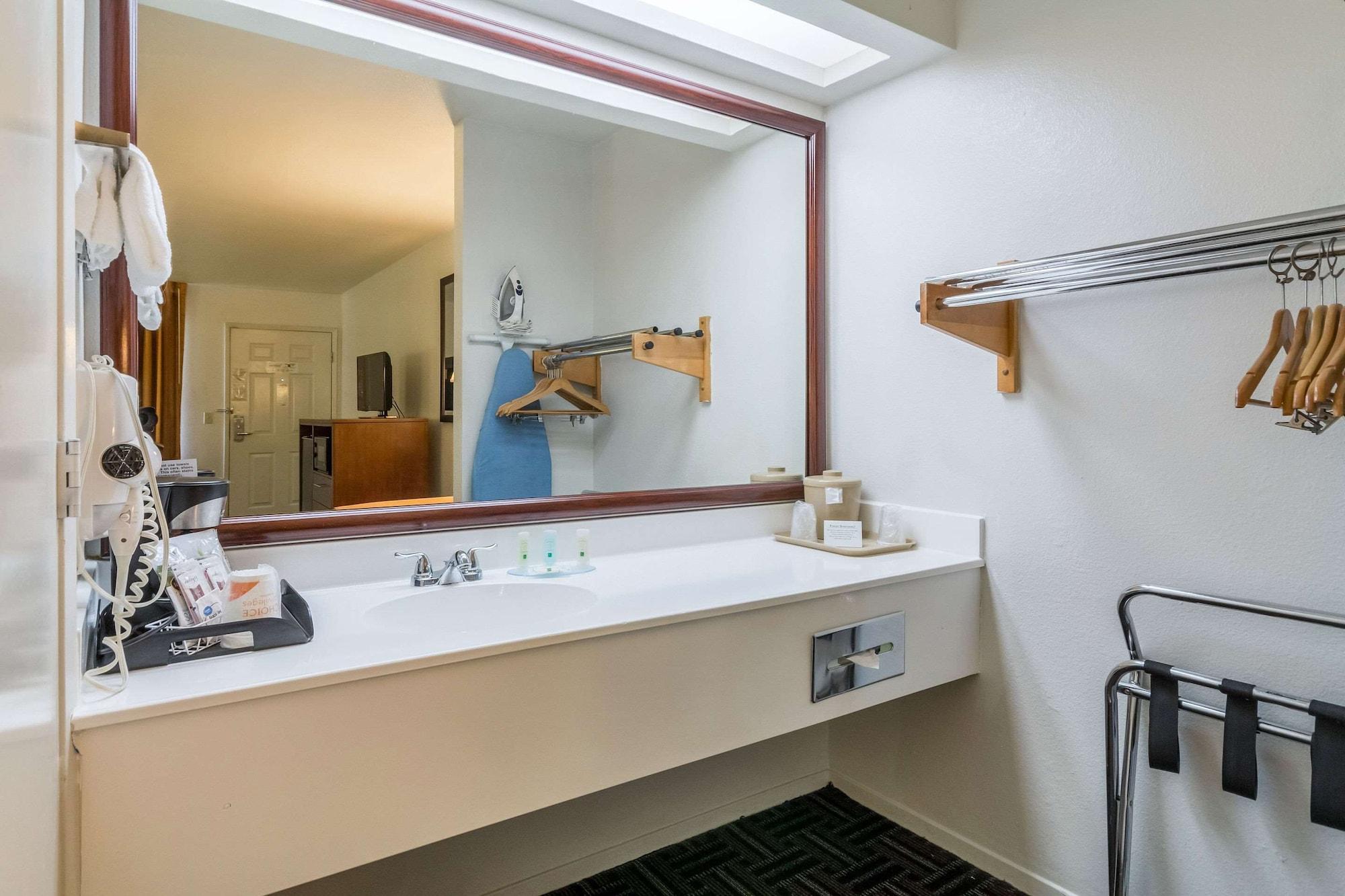 Quality Inn Fresno Near University Exteriör bild