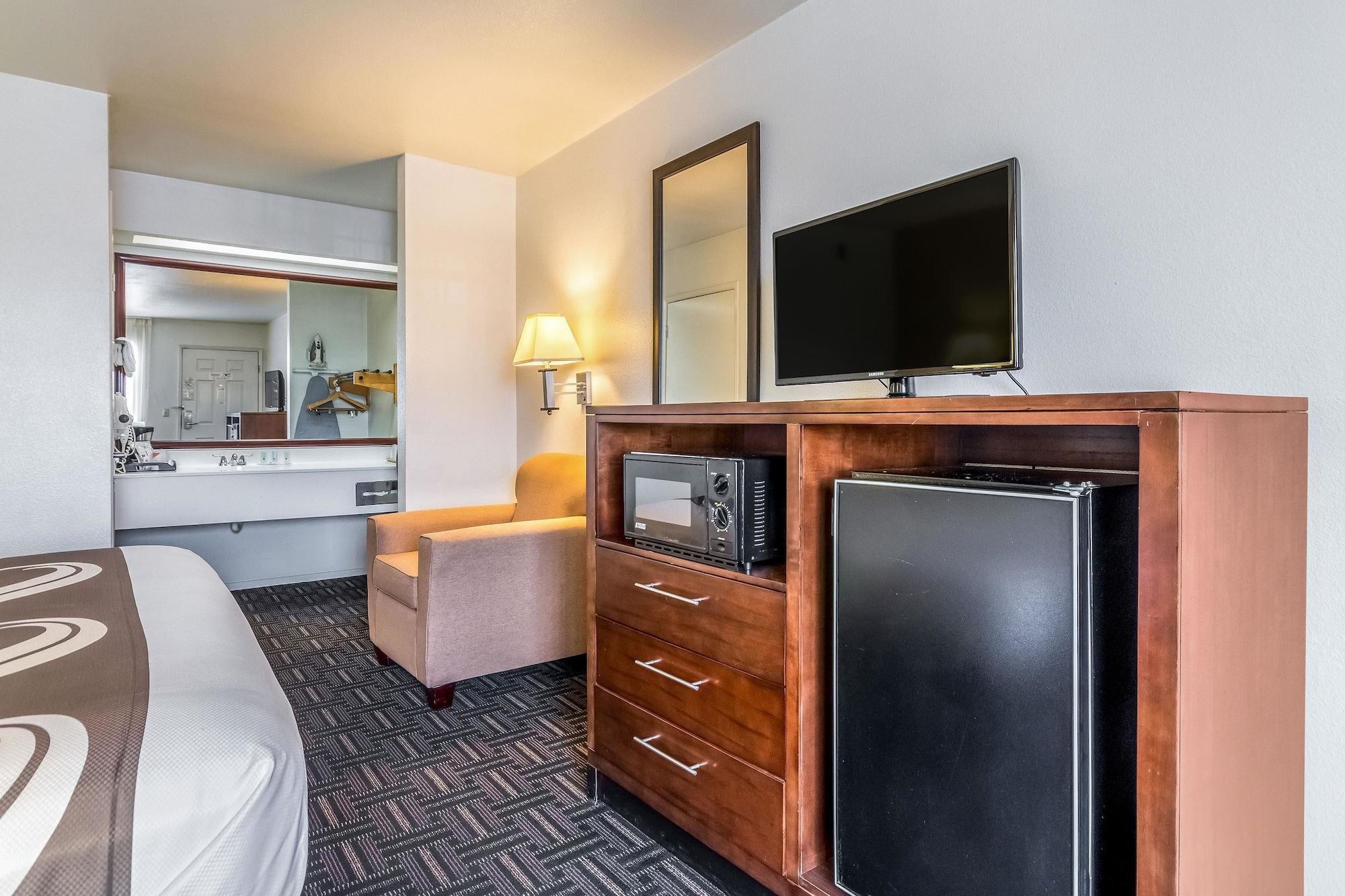Quality Inn Fresno Near University Exteriör bild