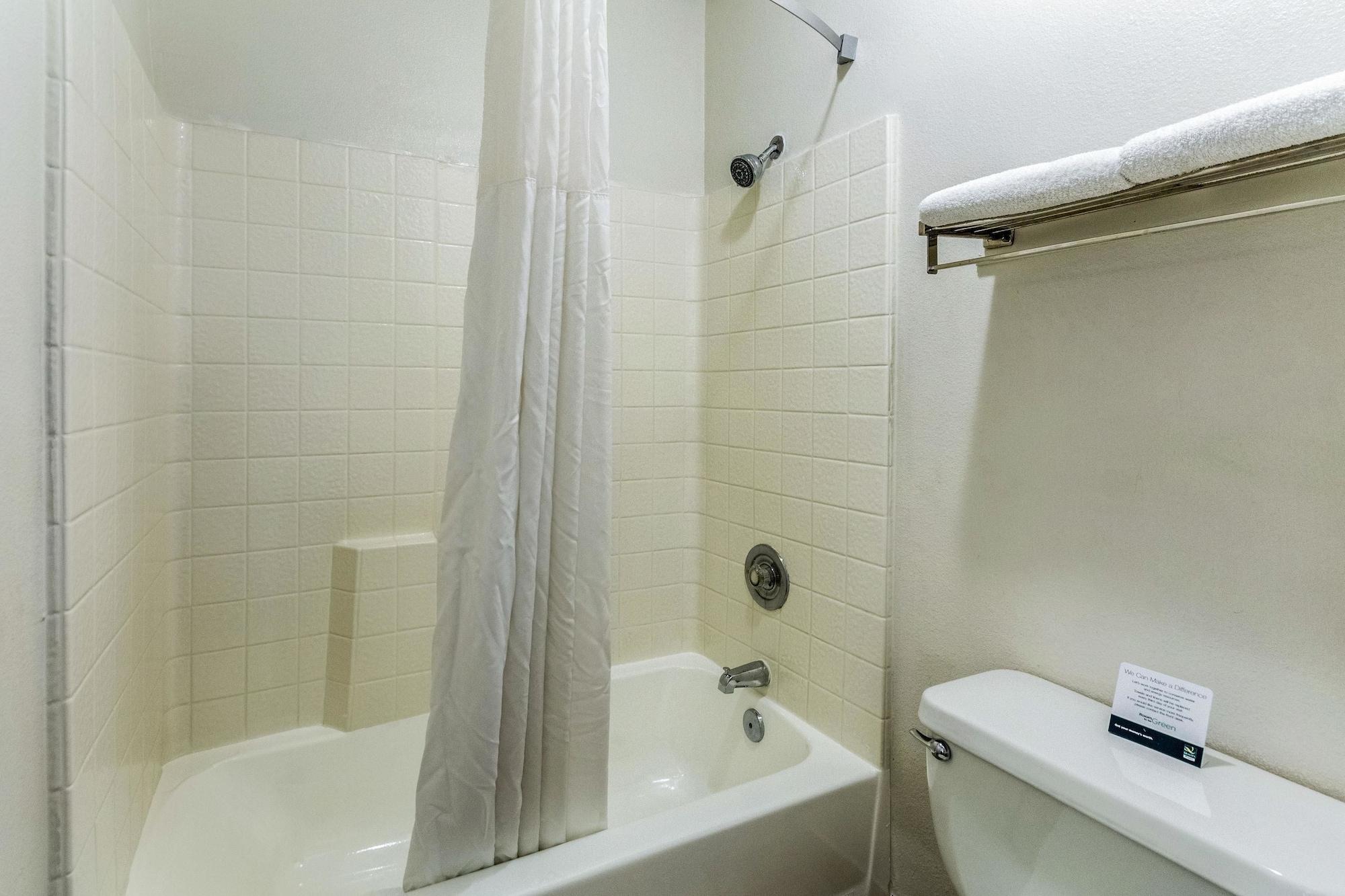 Quality Inn Fresno Near University Exteriör bild