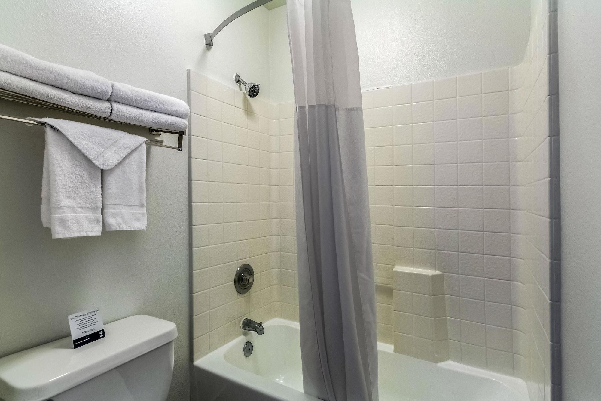 Quality Inn Fresno Near University Exteriör bild