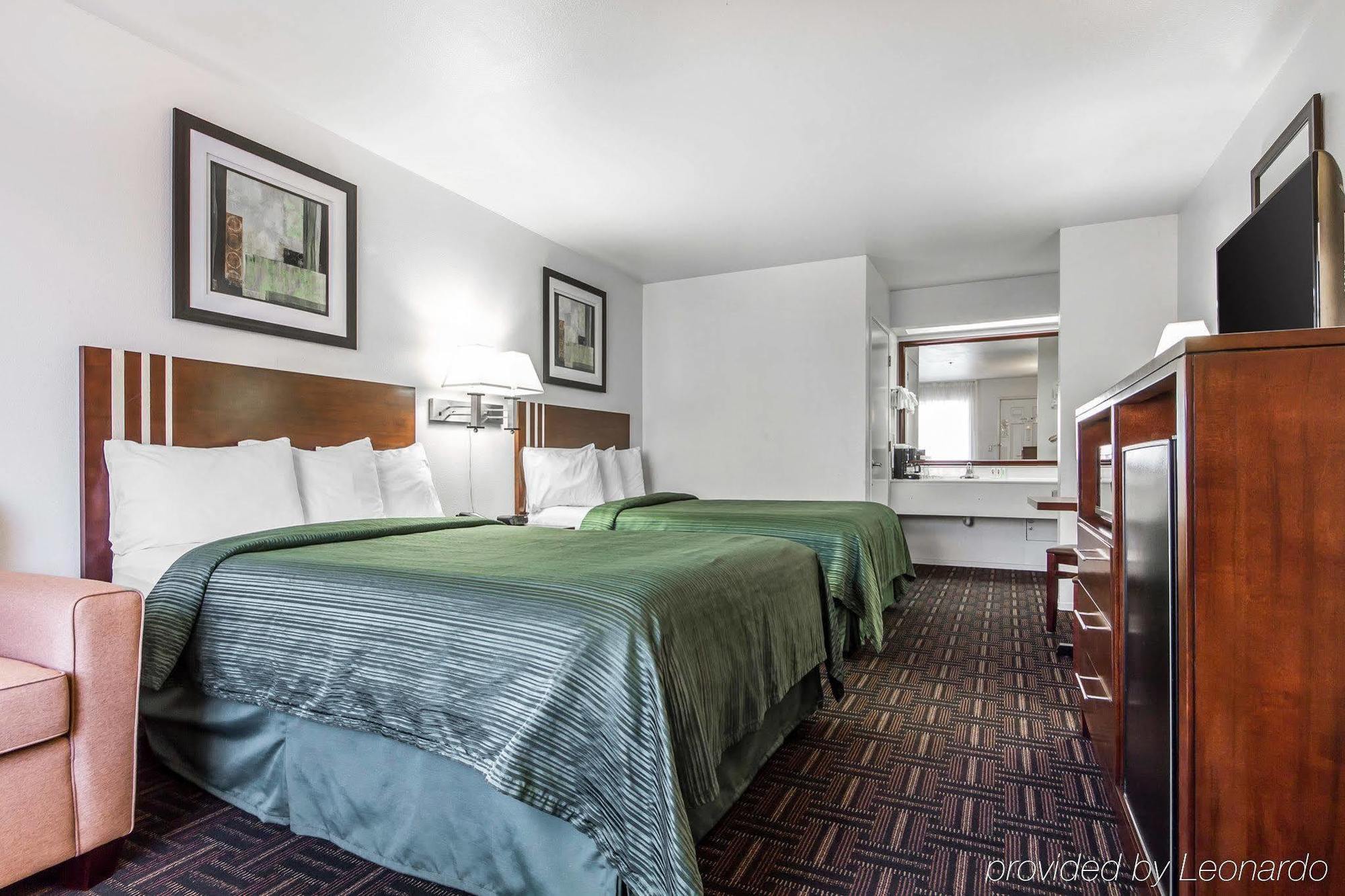 Quality Inn Fresno Near University Exteriör bild