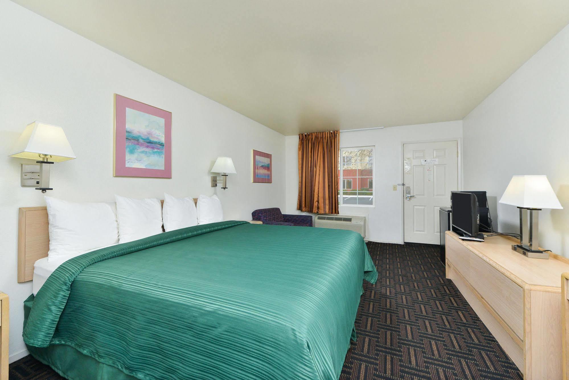 Quality Inn Fresno Near University Exteriör bild