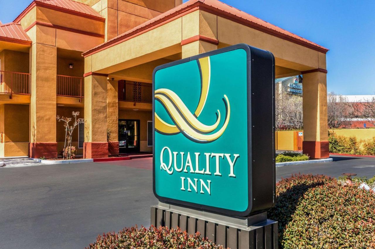 Quality Inn Fresno Near University Exteriör bild