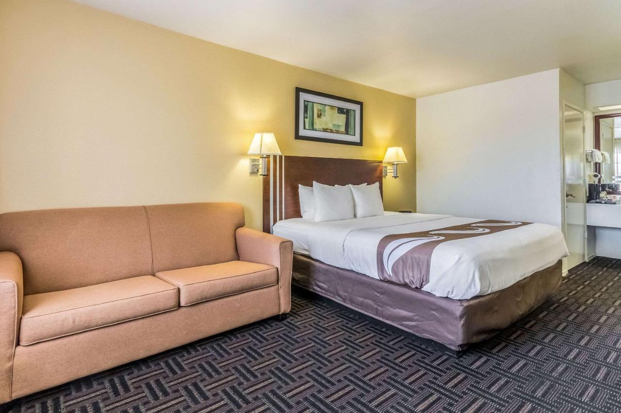 Quality Inn Fresno Near University Exteriör bild
