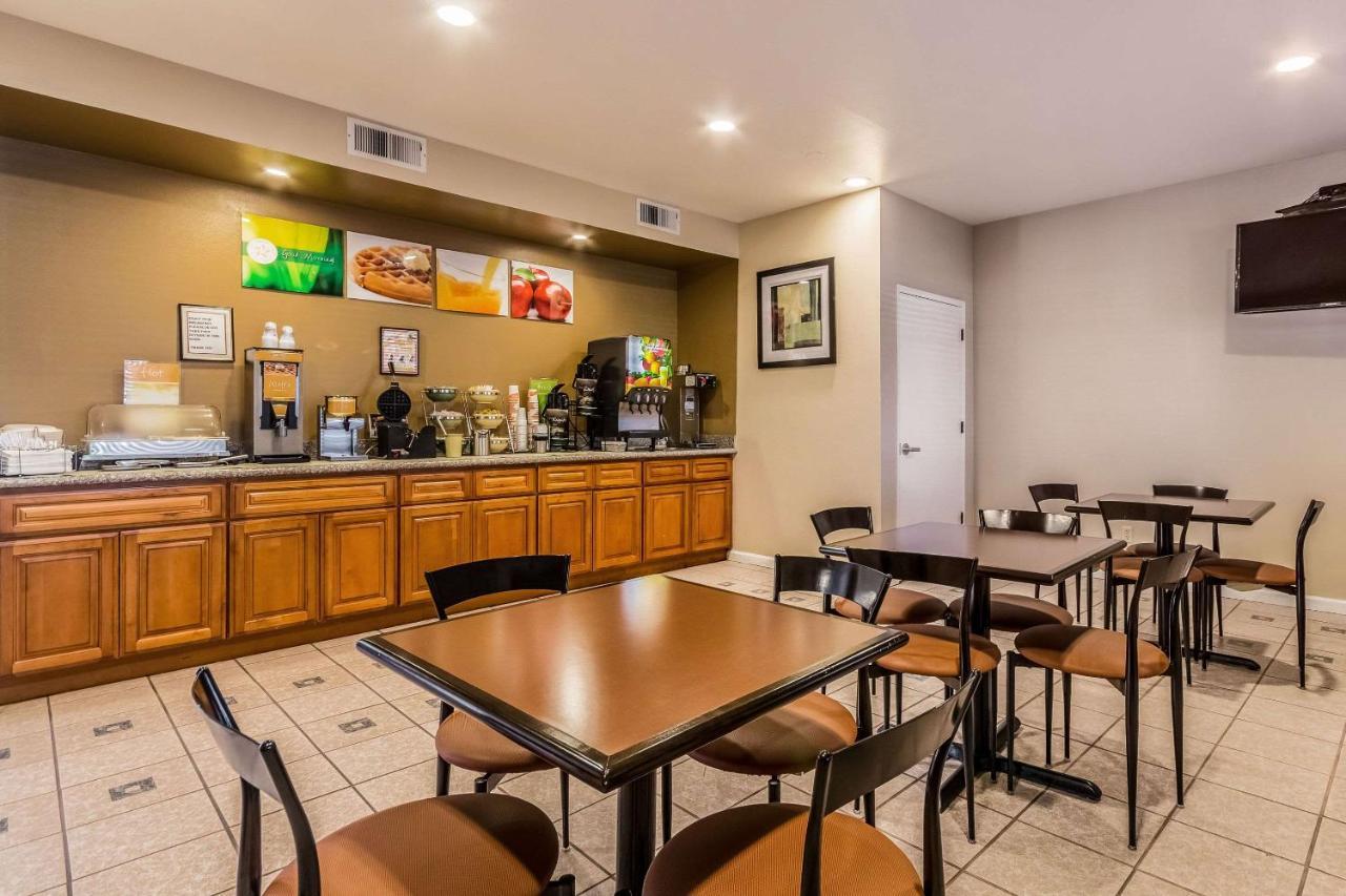 Quality Inn Fresno Near University Exteriör bild